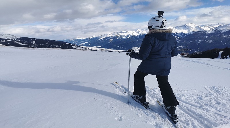 kayak tatili, kayak merkezleri, kayak ekipmanları, kayak teknikleri, kayak güvenliği, kış aktiviteleri, tatil planlaması, kayak destinasyonları.